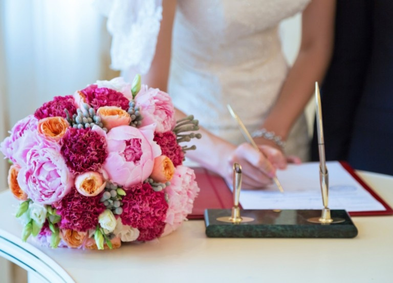 Как выбрать красивую дату для свадьбы в 2021 году