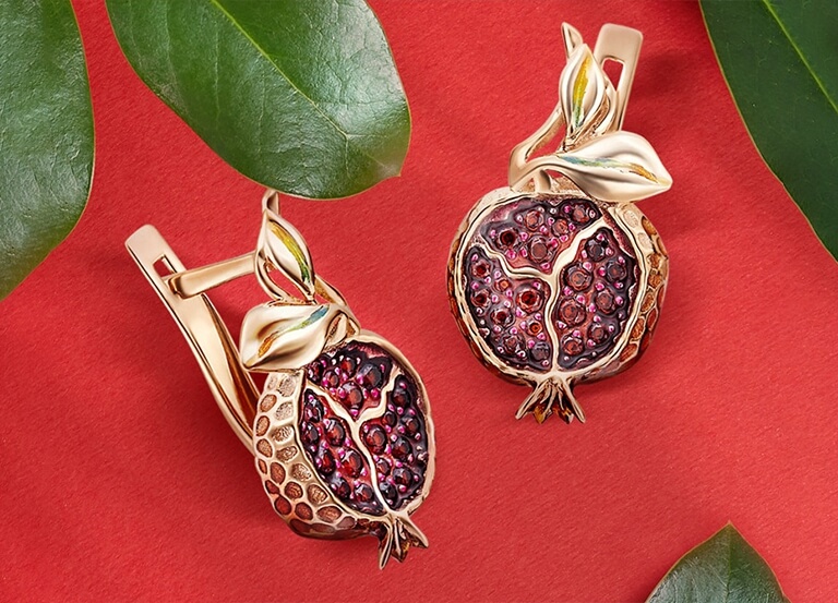 Золотые украшения с растениями и цветами – супертренд или уже классика?